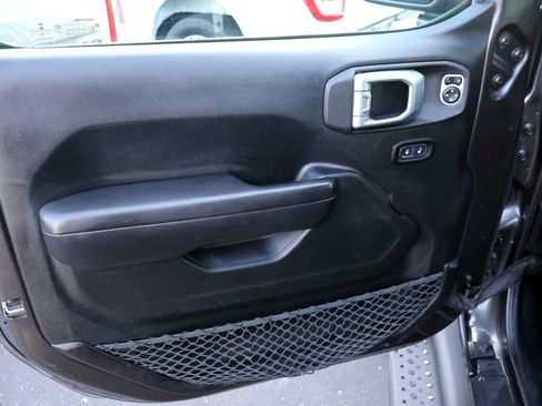 Used 2019 Jeep Wrangler Sport AWD/4WD image 26