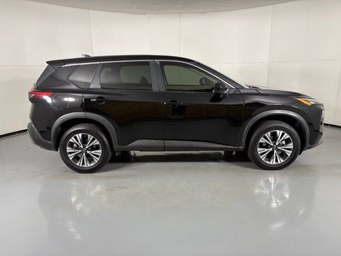 Used 2023 Nissan Rogue SV image 9