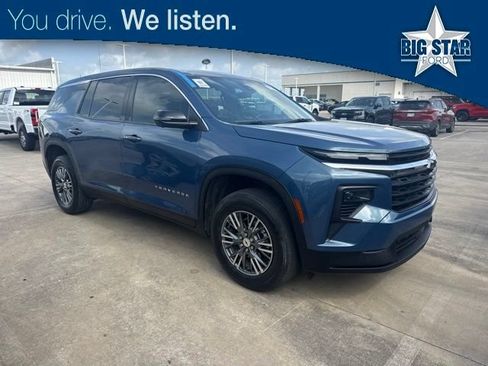 Used 2024 Chevrolet Traverse LS FWD image 1