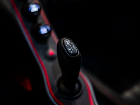 Used 2022 Bugatti Chiron Pur Sport image 34