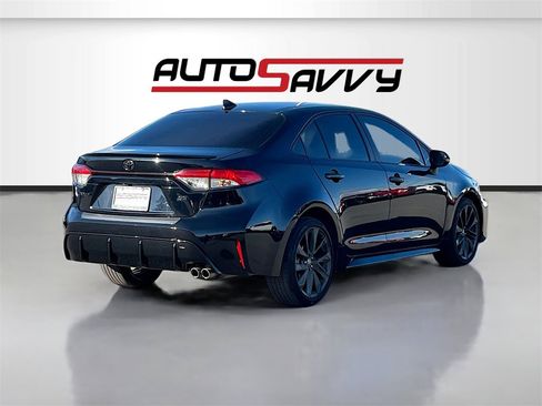 Used 2023 Toyota Corolla SE w/ SE Premium Package image 7