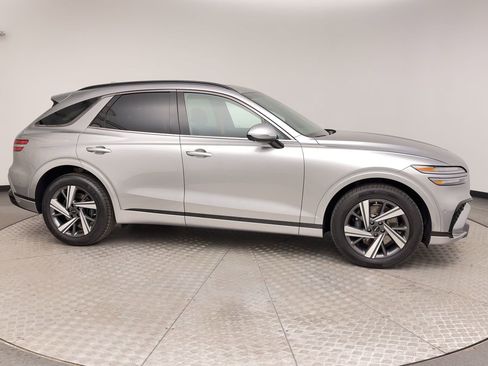 Certified 2026 Genesis GV70 3.5T Sport Advanced AWD/4WD image 9