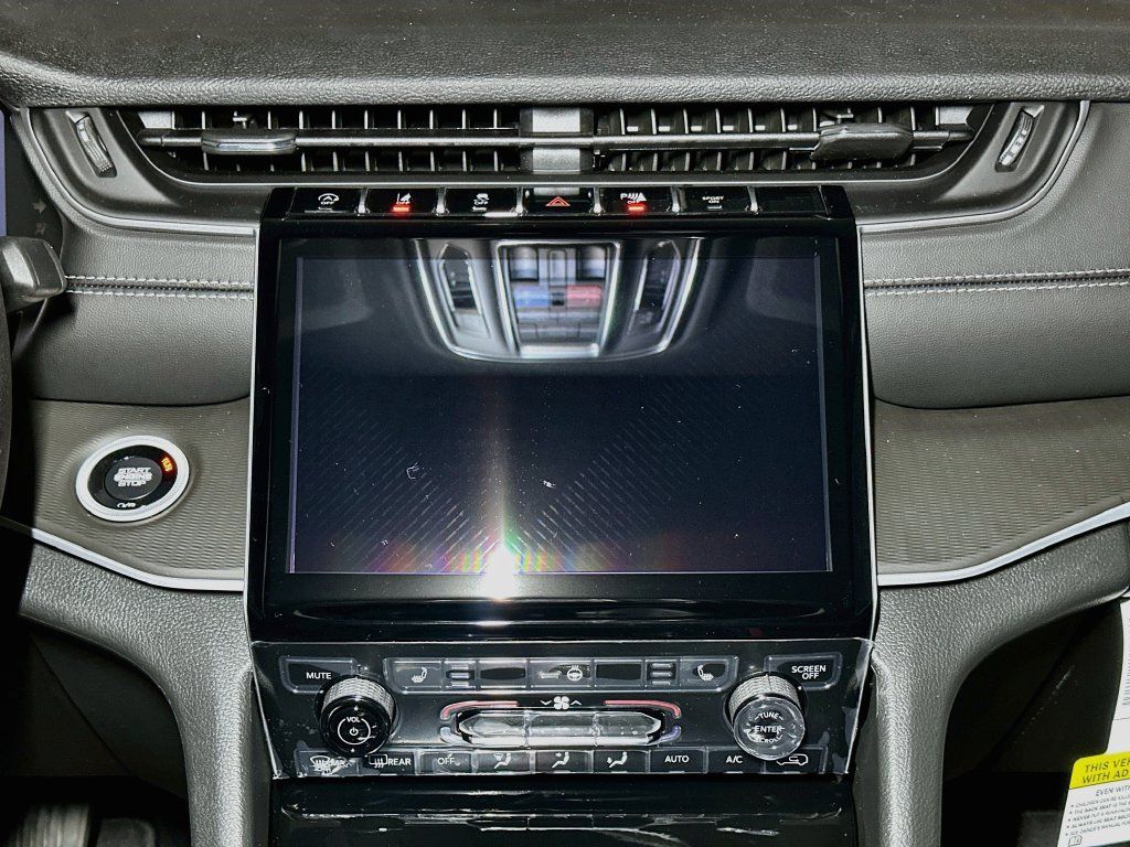 New 2027 Jeep Grand Cherokee 4WD image 9