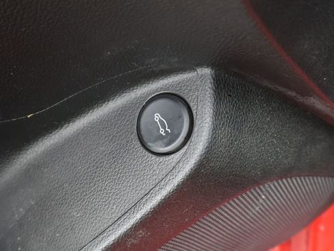 Used 2017 Chevrolet Cruze LT image 16