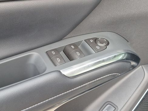 Used 2026 Chevrolet Traverse LT w/ Enhanced Driving Package FWD image 8