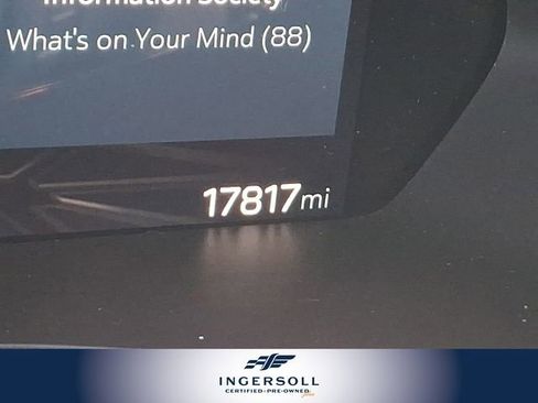 Used 2024 GMC Canyon Denali image 6