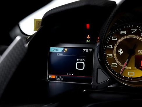 Certified 2022 Ferrari 812 GTS RWD image 34