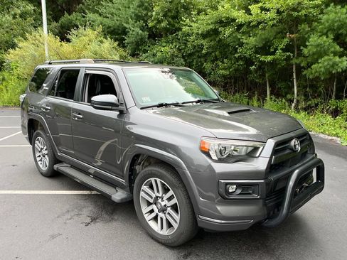 Used 2022 Toyota 4Runner TRD Sport AWD/4WD image 8