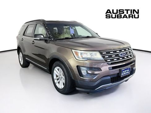 Used 2016 Ford Explorer XLT w/ Equipment Group 202A FWD image 1