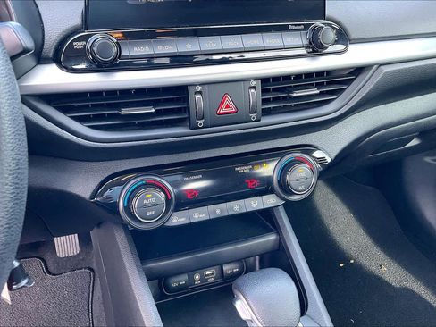 Used 2019 Kia Forte LXS image 31