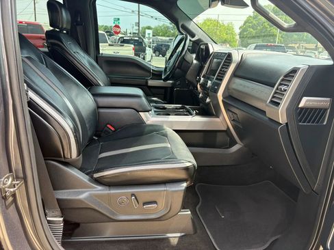 Used 2018 Ford F250 Platinum w/ Platinum Ultimate Package AWD/4WD image 19