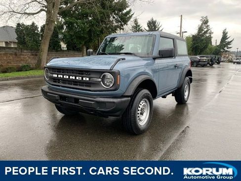 New 2025 Ford Bronco Base image 1