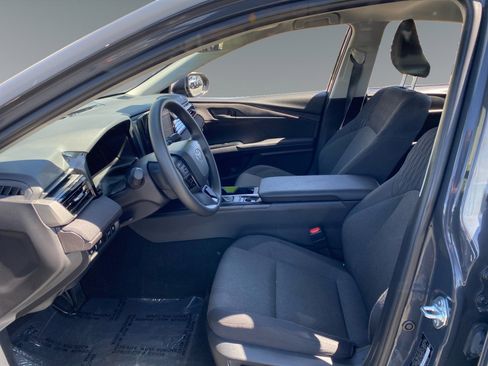 Used 2025 Toyota Camry LE w/ Convenience Package FWD image 9