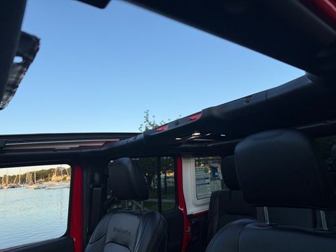 Used 2023 Jeep Wrangler Unlimited Sahara w/ Cold Weather Group image 24