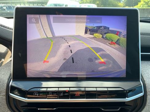 Used 2022 Jeep Compass Latitude image 27