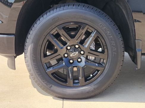 Used 2023 Chevrolet Silverado 1500 Custom AWD/4WD image 10