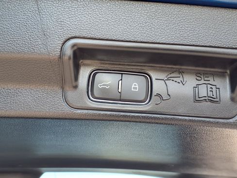 Used 2022 Ford Explorer Limited AWD/4WD image 15