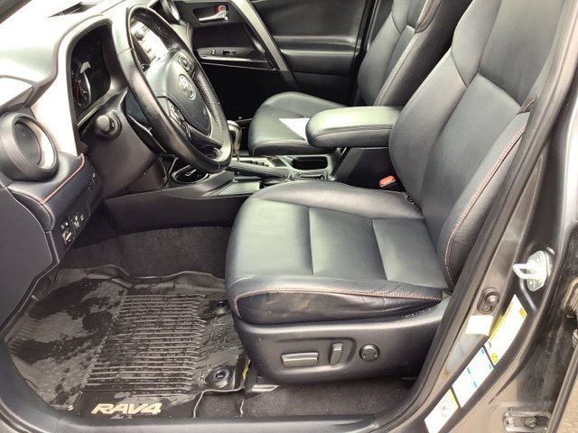 Used 2017 Toyota RAV4 SE w/ Power Extra Value Package AWD/4WD image 7