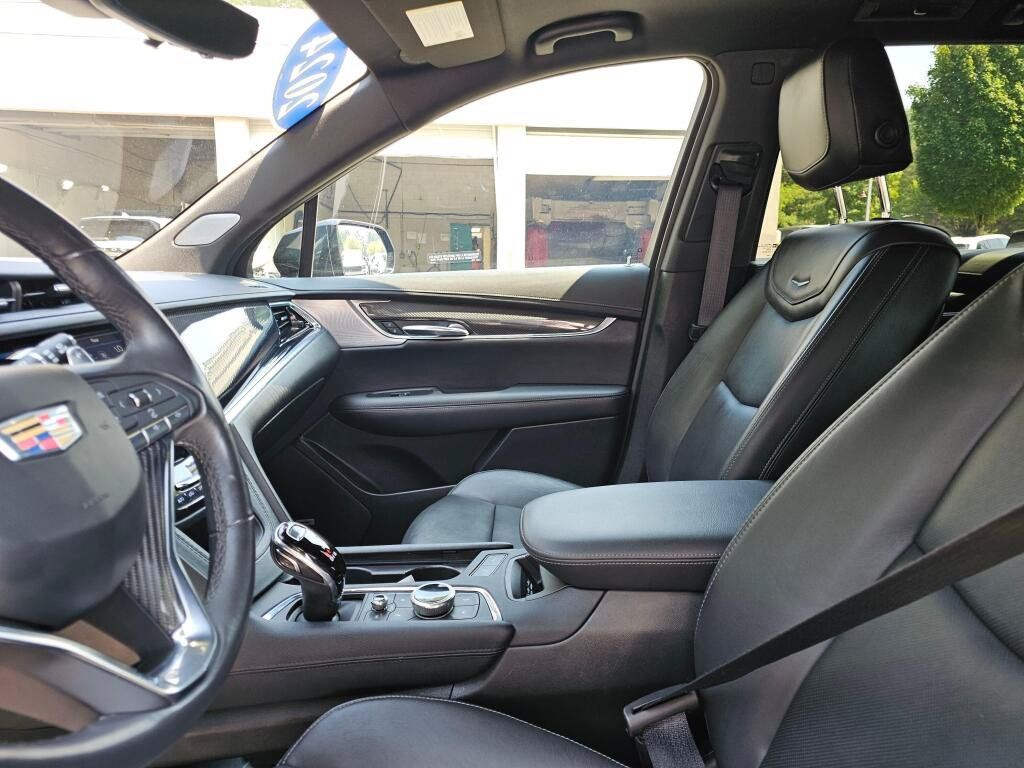 Used 2024 Cadillac XT6 Sport w/ Technology Package AWD/4WD image 25