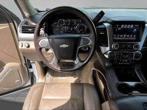 Used 2018 Chevrolet Suburban LT RWD image 8