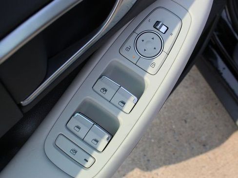 Used 2025 Hyundai Sonata SE image 9