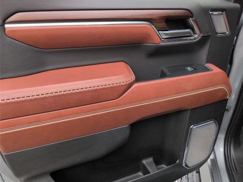 Used 2024 GMC Sierra 1500 Denali Ultimate image 33