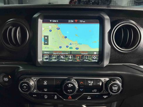 Used 2022 Jeep Wrangler Unlimited Rubicon w/ Xtreme Recon 35" Tire Package image 24