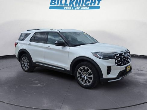 Used 2025 Ford Explorer Platinum AWD/4WD image 7