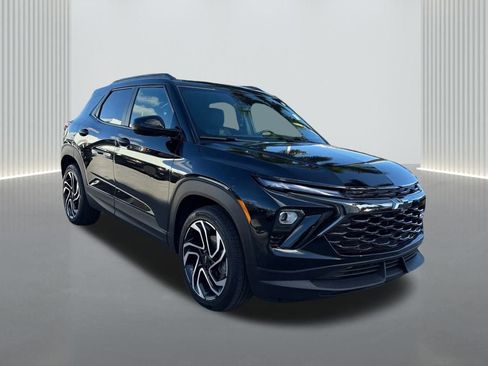 Used 2025 Chevrolet TrailBlazer RS w/ Convenience Package image 2