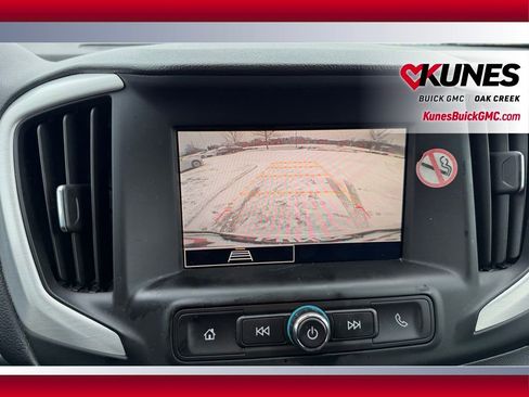 Used 2024 GMC Terrain SLE image 24