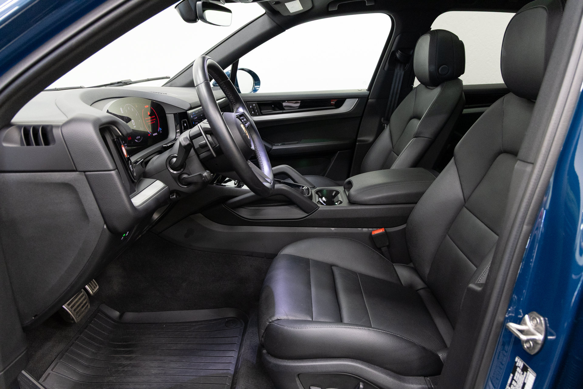 Used 2024 Porsche Cayenne S AWD/4WD image 7