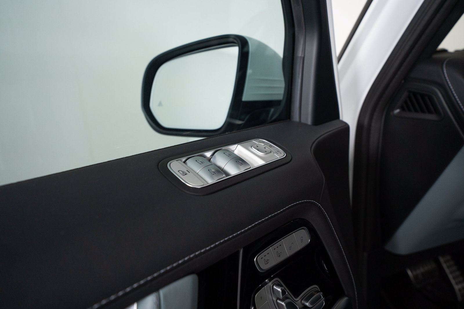 Used 2025 Mercedes-Benz G 63 AMG 4MATIC image 16