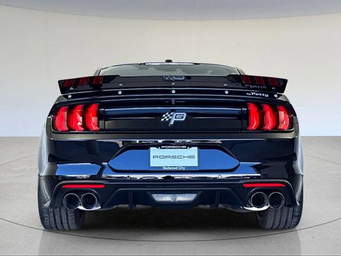 Used 2018 Ford Mustang GT w/ GT Performance Package RWD image 7