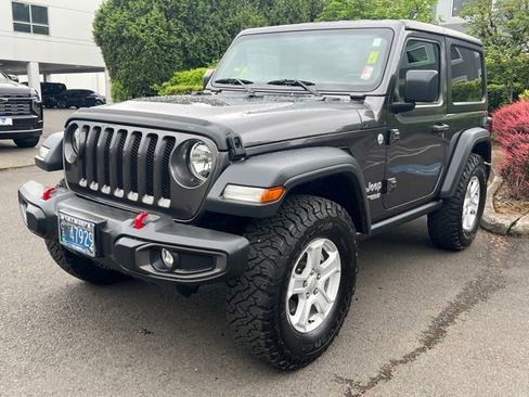 Used 2018 Jeep Wrangler Sport AWD/4WD image 3