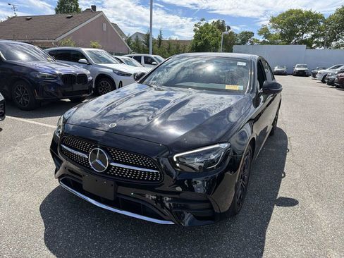 Used 2023 Mercedes-Benz E 350 4MATIC Sedan image 3