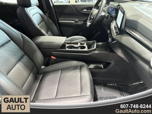 Used 2026 Chevrolet Equinox LT w/ Convenience Package II AWD/4WD image 18
