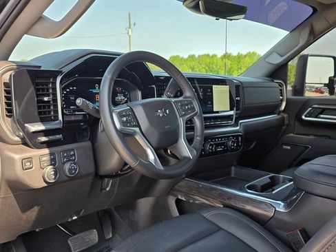 Used 2025 Chevrolet Silverado 2500 LTZ w/ Trail Boss Package AWD/4WD image 25