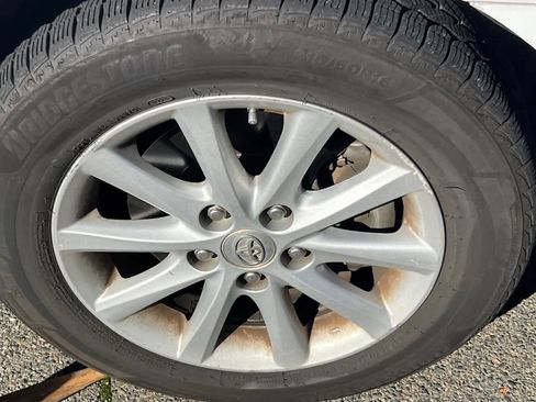 Used 2011 Toyota Camry XLE image 12