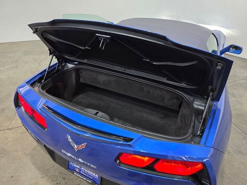 Used 2019 Chevrolet Corvette Stingray Convertible w/ 2LT Preferred Equipment Group RWD image 11