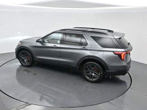 Used 2025 Ford Explorer ST-Line w/ ST-Line Street Pack image 59
