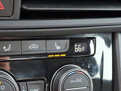 Certified 2024 Volkswagen Jetta SE w/ Black Wheel Package image 28