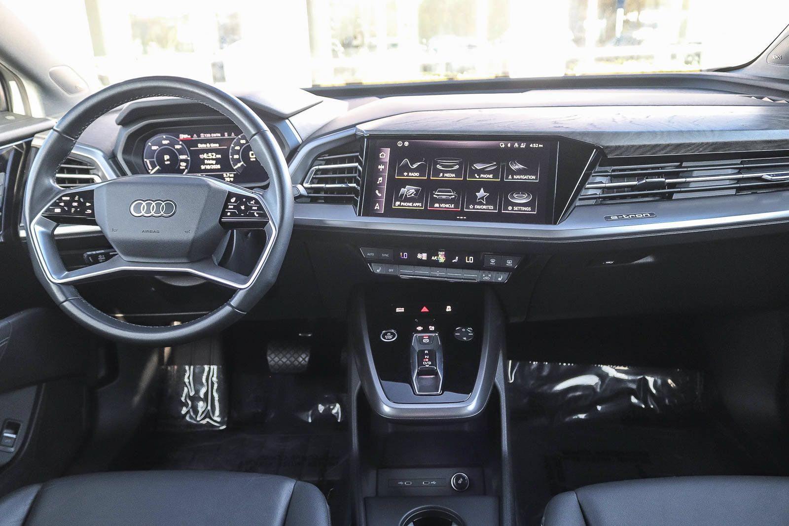 Used 2023 Audi Q4 e-tron Premium Plus w/ Premium Plus RWD image 9
