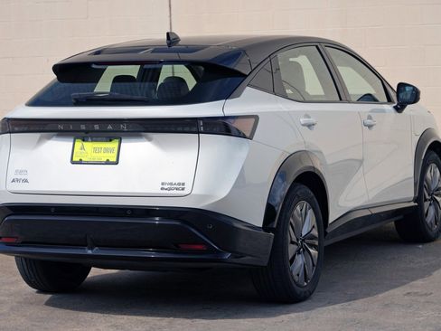 Used 2023 Nissan Ariya AWD image 49