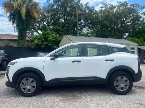 Used 2025 Nissan Kicks S FWD image 8