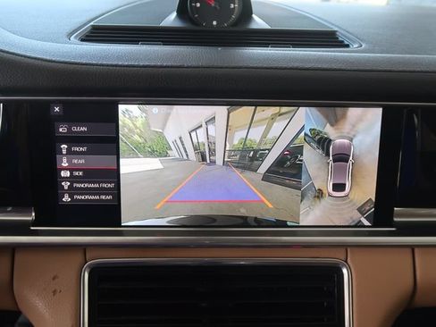 Used 2019 Porsche Panamera RWD image 26