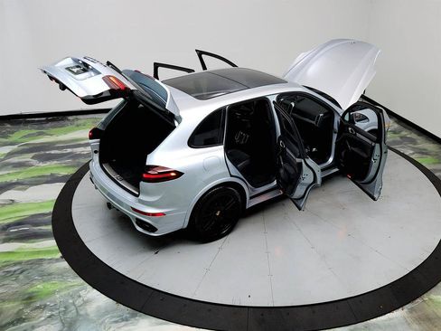 Used 2016 Porsche Cayenne GTS AWD/4WD image 36