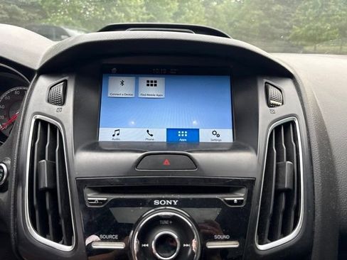Used 2017 Ford Focus ST w/ Equipment Group 401A FWD image 7