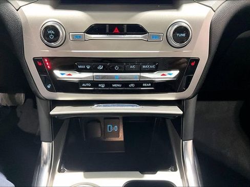 Used 2022 Ford Explorer XLT w/ XLT Sport Appearance Package image 16