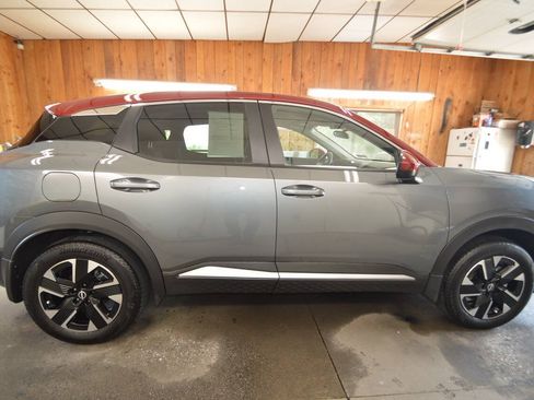 Used 2025 Nissan Kicks SV AWD/4WD image 5