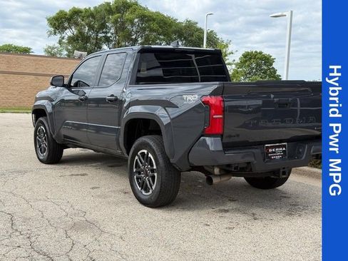 Used 2024 Toyota Tacoma TRD Sport AWD/4WD image 5